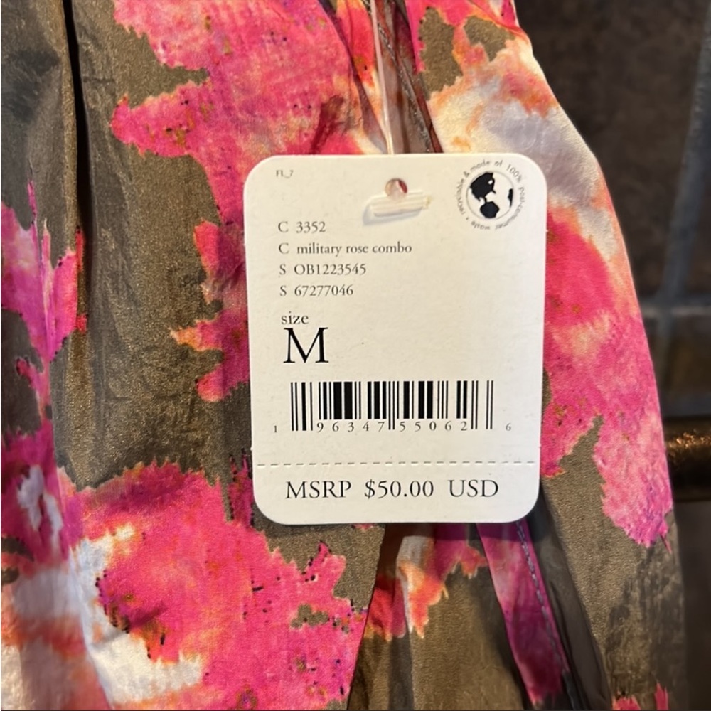 Free People NWT The Way Home Shorts Size M in Olive Green/Pink Floral Print - Picture 3 of 6